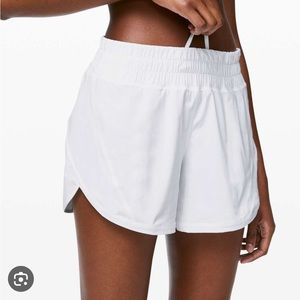 Lululemon Track That Mid-Rise Lined Short 5" white size 10